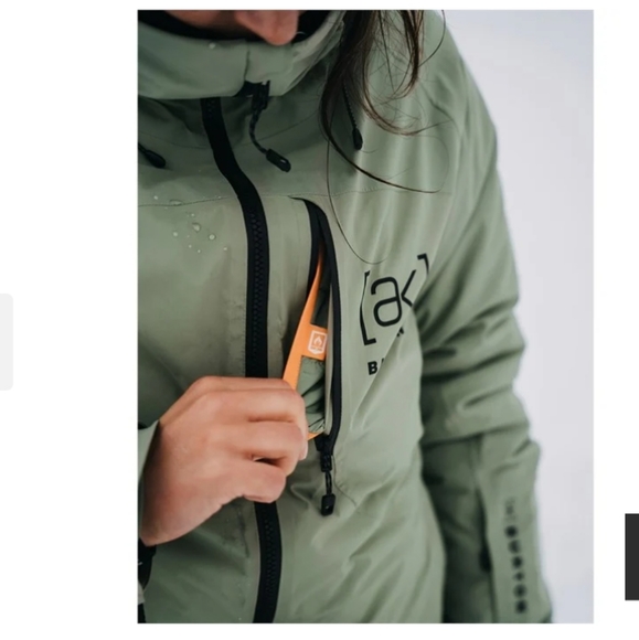 Womens Burton AK 2L GORE-TEX Embark Jacket - Picture 11 of 14